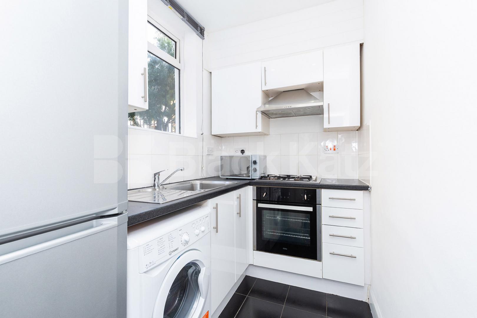 Three double bedroom property with modern kitchen and spacious lounge Damien Street, Whitechapel